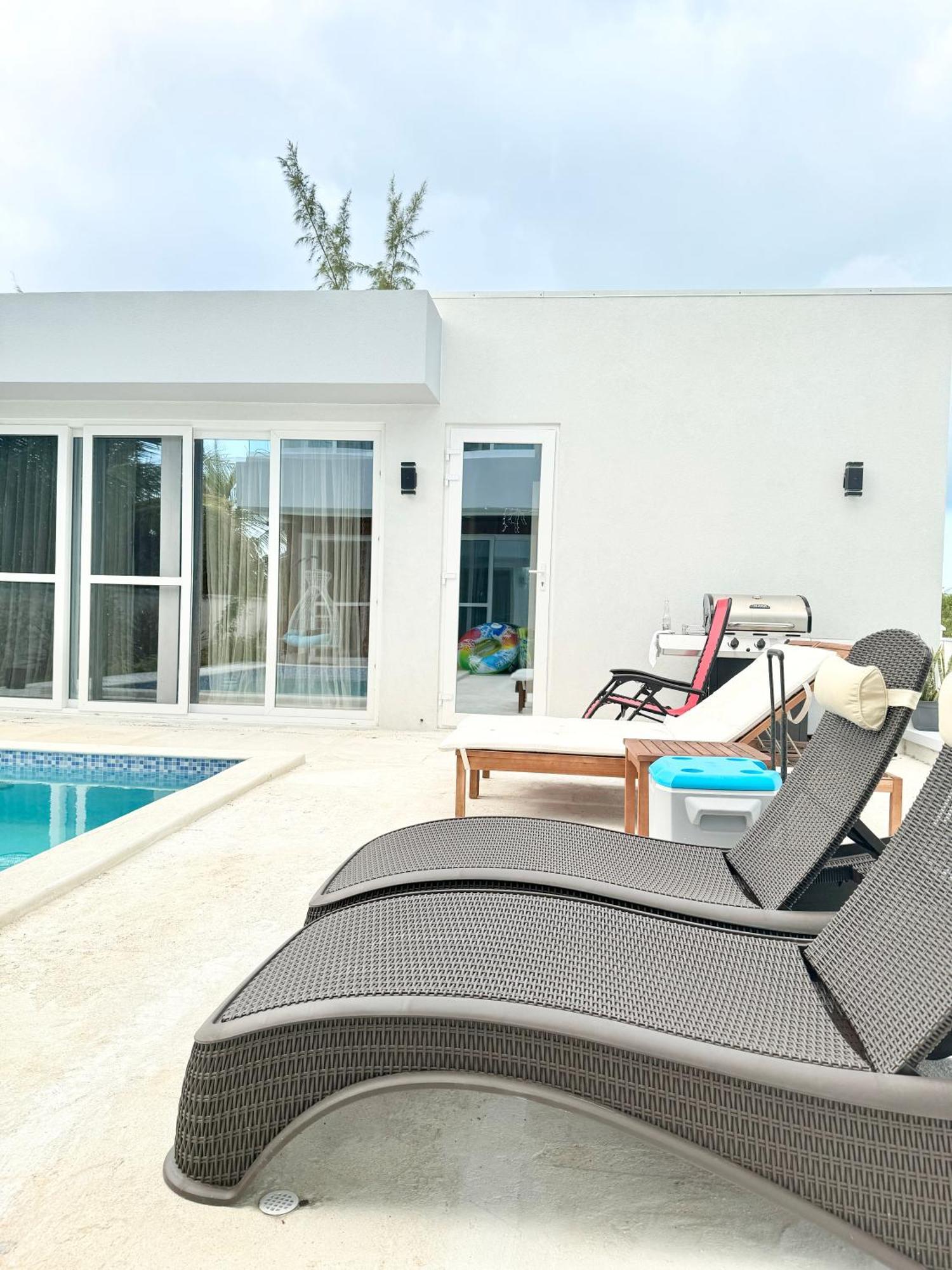 Ocean Pearl - Exclusive Modern Comfort Holiday Home In Leeward Residential Nearby Sunset Beach Long Bay Exterior foto